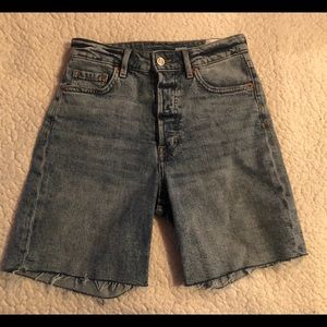 🚹 High waisted jeans from H&M🚹